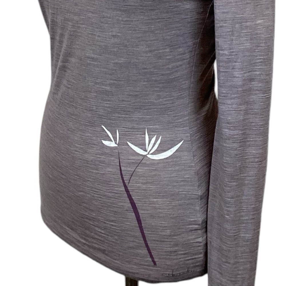 Icebreaker New Zealand Merino Wool Flower Print V-Neck Top - Picture 9 of 9